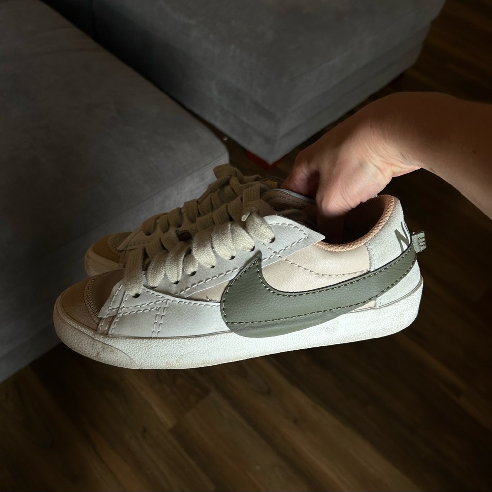 Nike Blazer Low White and Green Sneaker
